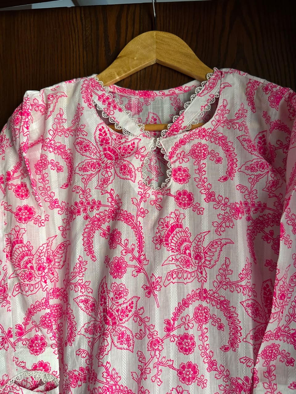 Women's White & Hot Pink Floral Design